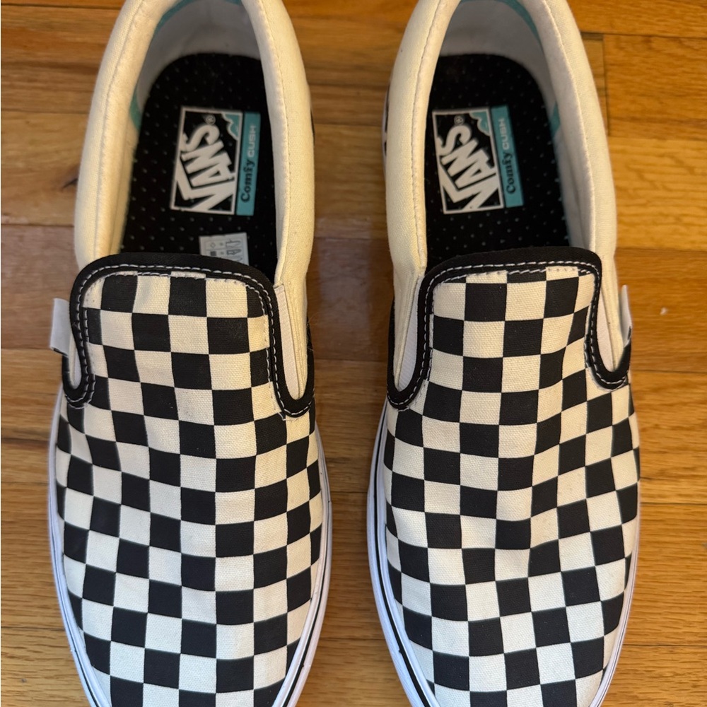 Vans men Checkered Slip-On Shoes - Black and White